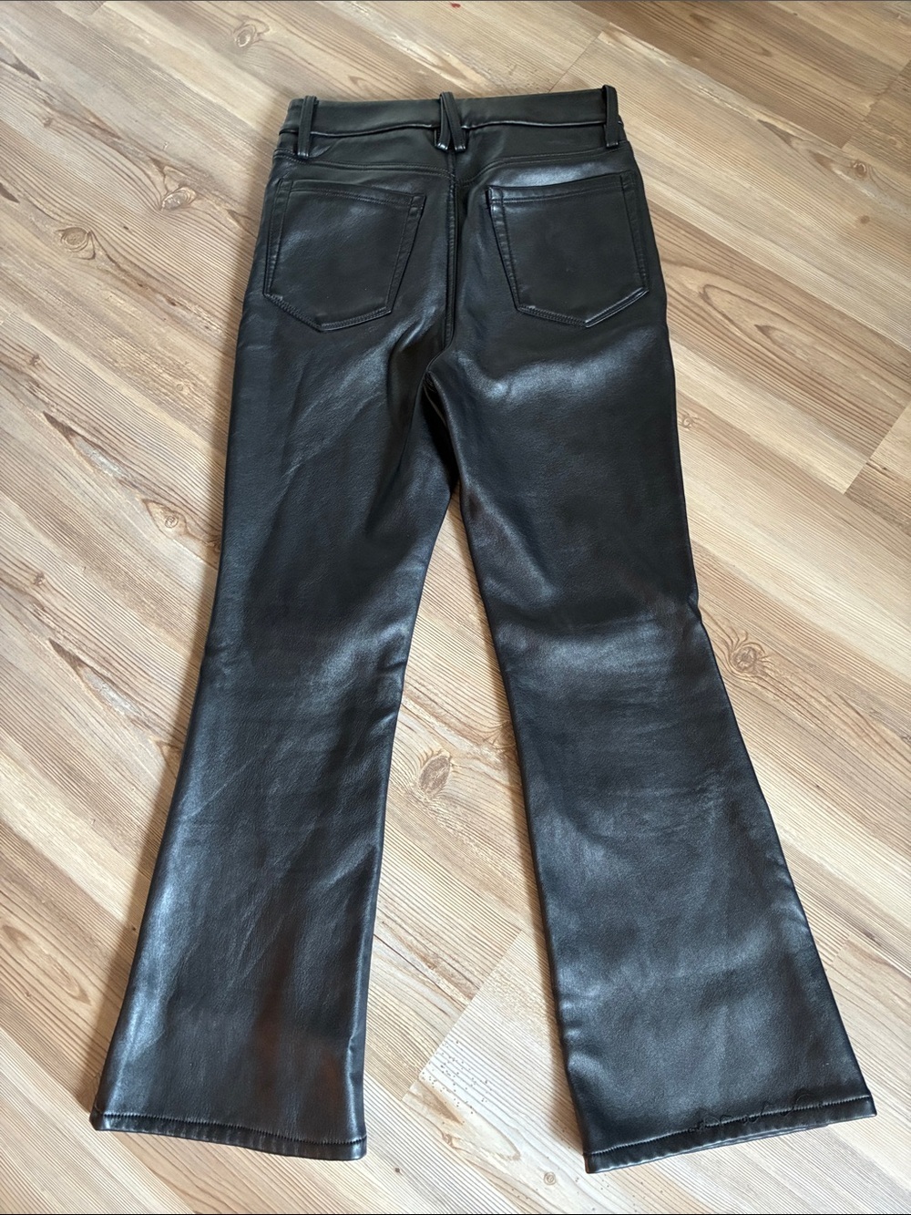 Good American High Rise Faux leather Flare leg Pants Womens 26 Versatile Sleek - Picture 9 of 11